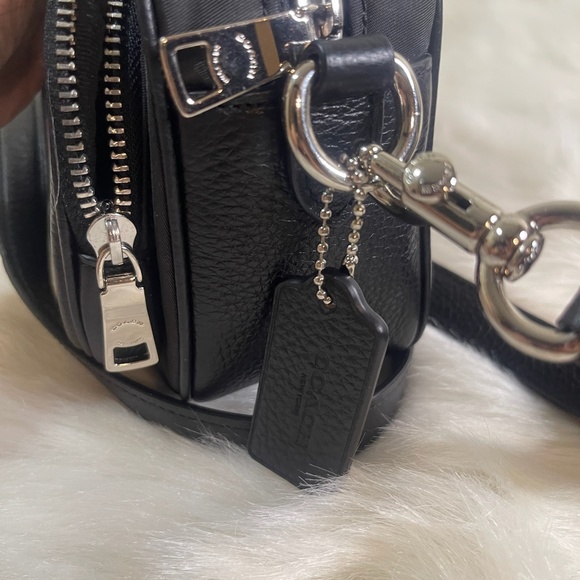 COACHLeather Pochette Crossbody EUC - Picture 5 of 5